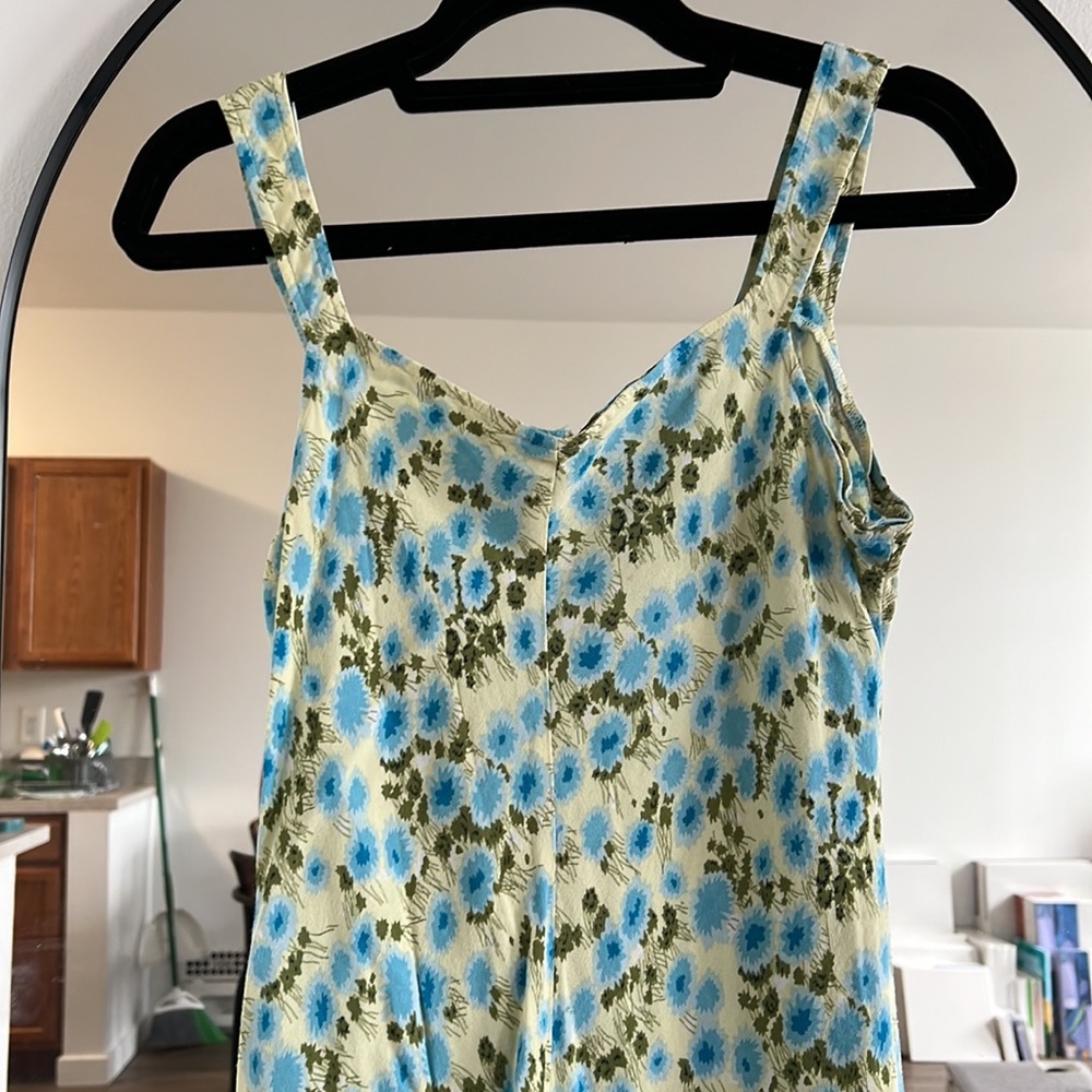 Beautiful vintage floral dress